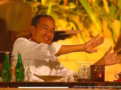 Asyiknya Jokowi dan Iriana Joget Maumere di Sela Jamuan Dinner KTT ASEAN