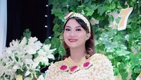 <p>Youtuber TaraWoni, Tara Erin, baru saja mengadakan acara tasyakuran 7 bulanan kehamilan keduanya. Tara mengadakan acara ini di kampung halamannya, Indonesia. (Foto: Instagram @taraerind/ YouTube TaraWoni Tv)</p>