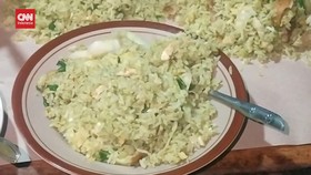 VIDEO: Mencicipi Enaknya Nasi Goreng Ijo di Kota Jombang