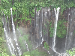 Wisatawan Malaysia Tewas Terjatuh di Air Terjun Tumpak Sewu Lumajang