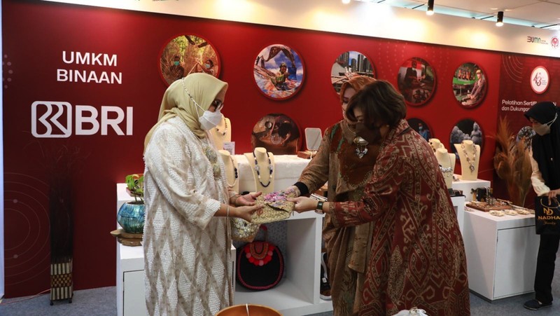 Dewan Kerajinan Nasional (Dekranas) bersama Kementerian BUMN menggelar pelatihan Sertifikasi TKDN