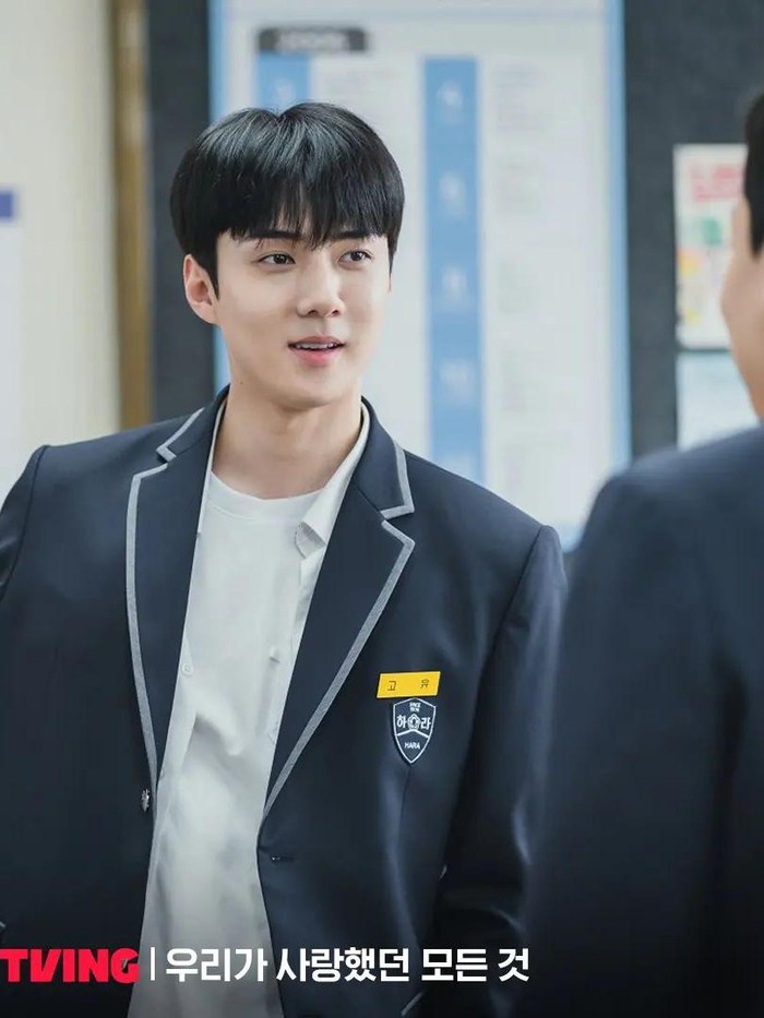 All That We Loved yang dapat disaksikan setiap hari Jumat di platform VIU menjadi serial drama ke-4 yang dibintangi oleh Sehun setelah EXO Next Door (2015), Dokgo Rewind (2018), Now, We Are Breaking Up (2021)./ Foto: instagram.com/tving.official