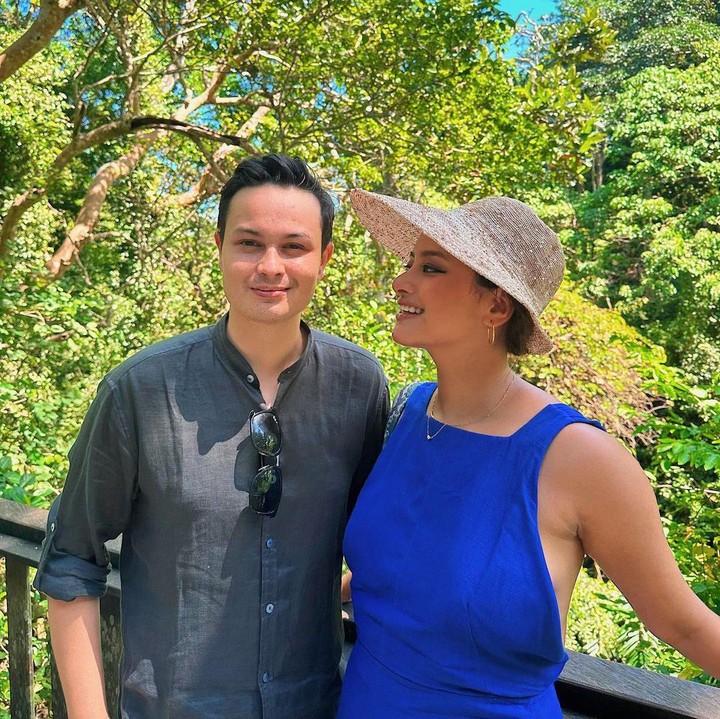 <p>Terlepas dari dugaan netizen dan fakta yang dijawab langsung oleh wanita kelahiran 26 tahun silam tersebut, kita doakan yang terbaik untuk pasangan ini, ya. (Foto: Instagram @akhairunnisa)</p>