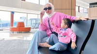 <p>Putri dari pernikahannya dengan Sandy Nasution itu lahir pada 16 Agustus 2020. Sang putri yang akrab disapa baby Rumi kini tumbuh cantik seperti sang Bunda. (Foto: Instagram @dianpelangi)</p>