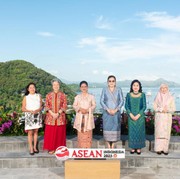 Gaya Para Ibu Negara di KTT ASEAN 2023, Iriana Jokowi Pakai Kebaya Tenun NTT!