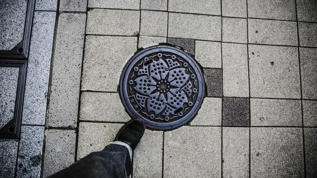 Di Jepang, penutup lubang got adalah sesuatu yang unik dan sarat nilai seni tinggi. Seperti apa? Simak ulasannya.