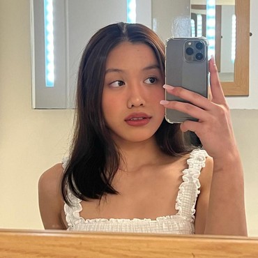 Lolly Putri Nikita Mirzani Pamer Cincin Berlian dari Vadel, Tunangan?