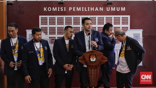 FOTO: NasDem Daftarkan Bacaleg 2024 ke KPU