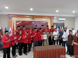 PDIP Sulsel Resmi Daftarkan Bacaleg ke KPU, 6 Petahana Kembali Bertarung