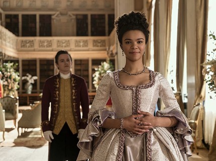 Ingin Nonton Queen Charlotte? Pastikan Saat Anak-anak Sudah Tidur ya Bunda