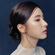 Pancarkan Pesona Kecantikan Natural, Simak Potret Shin Se Kyung untuk ELLE Korea