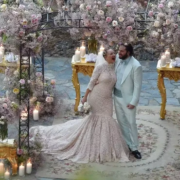 Nikah Diam-diam, Penyanyi Sia Cuma Undang 4 Tamu