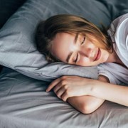 5 Langkah Kecil Namun Efektif untuk Menurunkan Berat Badan selama Tidur Malam, Terapkan Sekarang!