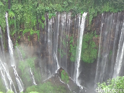 Megahnya Air Terjun Tumpak Sewu Lumajang, Wajib Kamu Kunjungi