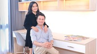 <p>Hidup bersama selama&nbsp;lebih dari 20&nbsp;tahun memang sangat panjang. Walau begitu, Christian pernah mengaku tak pernah merasa bosan pada sang istri, lho. "Bosan sama orangnya enggak, tapi sama situasinya kadang-kadang. Jadi, ya kita mesti punya <em>common goals</em> yang mau dicapai sama-sama (untuk mengatasi bosan)," tuturnya, dikutip dari kanal <em>YouTube Prestige Productions</em>. (Foto: Instagram titi_kamall)</p>