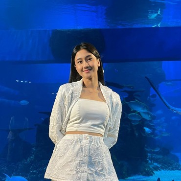 Lirik Better on My Own - Keisya Levronka