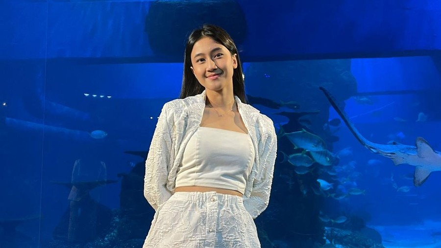 Keisya Levronka Keisya Levronka menangis saat bawakan lagu Tak Ingin Usai, ingat masa saat ia dibully.