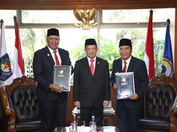 Jokowi Perpanjang Masa Jabatan Pj Gubernur Papua Barat dan Banten