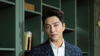 <p>Selain di televisi, Min Woo Hyuk juga dikenal sebagai aktor musikal. Kita doakan, semoga kariernya di dunia hiburan semakin cemerlang, ya. (Foto: Instagram @min_woohyuk)</p>