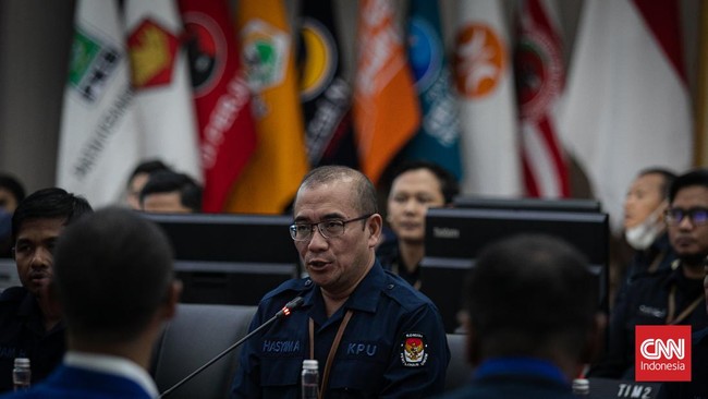 Ketua KPU mengatakan 18 partai politik telah mengajukan bakal caleg Pemilu 2024 hingga Minggu (14/5) malam, kini mereka akan melakukan verifikasi.