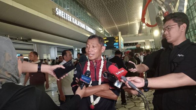 Kepala pelatih timnas pencak silat Indonesia, Indro Catur Haryono memberikan penjelasan terkait kabar pesilat Bayu Lesmana dipaksa walk out di SEA Games 2023.