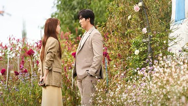 Shin Hye Sun dan Ahn Bo Hyun Saling Tatap di Tease 'See You In My 19th Life'