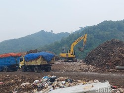 Cara DLHK Jabar Cegah Sumber Air Baku Tercemar Sampah Sarimukti