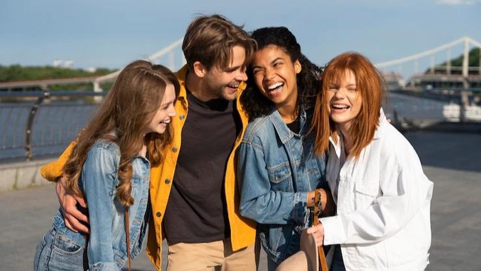 Jago Beradaptasi, 3 Zodiak Ini Dijuluki Social Butterflies dan Punya Banyak Teman