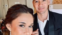 <p>Kehidupan rumah tangga para artis tampaknya tak pernah lepas dari sorotan publik. Belum lama ini, rumah tangga pasangan selebriti, Nana Mirdad dan Andrew White, diterpa gosip tak sedap hanya karena sudah lama tak mengunggah foto bersama di media sosial. (Foto: Instagram@nanamirdad_)</p>