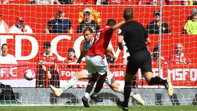Manchester United mengoleksi kemenangan ketika menghadapi Wolverhampton Wanderers di Stadion Old Trafford, Sabtu (13/5).