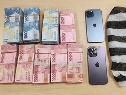 Penampakan Uang Hasil OTT Kadinkes Kampar-Kepala Puskesmas