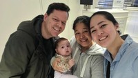 <p>Ibunda Gracia Indri, Nevos Setyaningrum, tengah menikmati quality time bersama dua anaknya di waktu berbeda. Seperti diketahui, Gracia Indri saat ini menetap di Belanda bersama suaminya, sedangkan Gisela Cindy tinggal di Toronto, Kanada. (Foto: Instagram @graciaz14)</p>