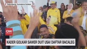 VIDEO: Kader Golkar Sawer Duit Usai Daftar Bacaleg