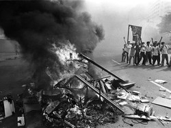 Sejarah Hari Peringatan Reformasi: Kerusuhan 1998 hingga Lengsernya Soeharto