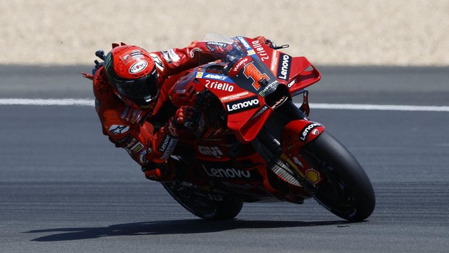 Gagal jadi juara sprint race GP Belanda, Sabtu (24/6) malam, Francesco Bagnaia masih memimpin klasemen pembalap MotoGP 2023