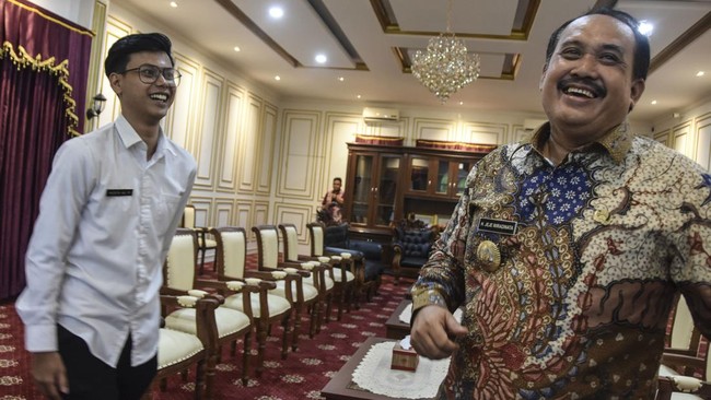 Bupati Pangandaran membeberkan alasan akhirnya merestui guru ASN SMP, Husein, dipindahkan ke Bandung usai mendapat intimidasi karena melaporkan pungli.