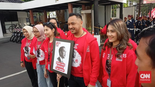 Partai Solidaritas Indonesia (PSI) mendaftarkan 580 bakal calon anggota legislatif tingkat DPR RI untuk bertarung di Pemilu 2024 ke KPU RI, Minggu (14/5) pagi.