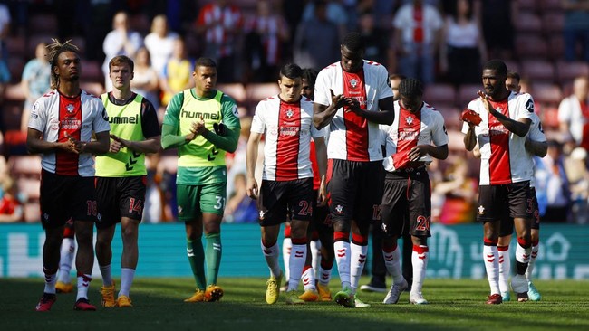 Southampton tidak akan menjadi kontestan Premier League musim mendatang karena dipastikan degradasi setelah kalah dari Fulham, Sabtu (13/5).