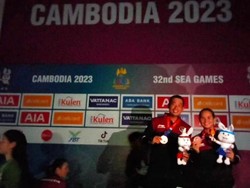 Dan Terjadi Lagi, Podium Juara Indonesia di SEA Games 2023 Tanpa Lampu