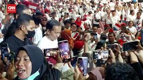 VIDEO: Detik-detik Jokowi Tiba di Musra, Relawan Bergemuruh