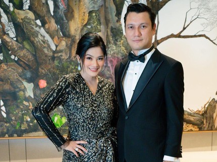 Tepis Isu Miring, 7 Potret Titi Kamal & Christian Sugiono Hadir di Pernikahan Jessica Mila