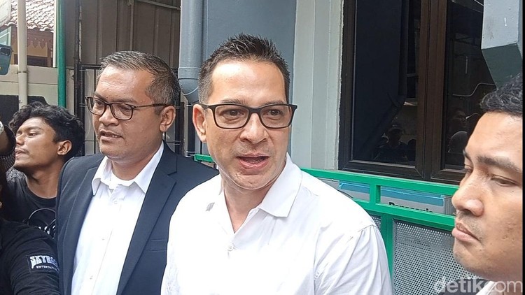 Ari Wibowo saat ditemui di Pengadilan Negeri Jakarta Selatan.