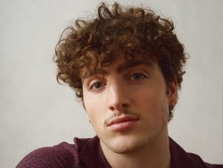 Lirik Lagu 'In The Stars' Benson Boone, Lengkap dengan Terjemahan & Makna