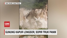 VIDEO: Gunung Kapur Longsor, Sopir Truk Panik