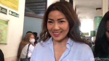 Arti Tangis & Senyuman Inge Anugrah Saat Bahas Keluar dari Rumah Ari Wibowo