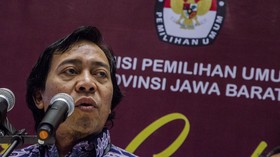 Netizen Bersatu Sambut Komeng sang Penyelamat dari 'Gelapnya' Pemilu