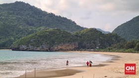 Memandang Samudera Hindia dari Pantai Momong Lampuuk Aceh