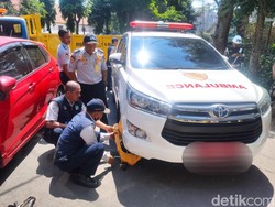 Parkir Sembarangan, Belasan Mobil-Ambulans Puskemas di Malang Digembok