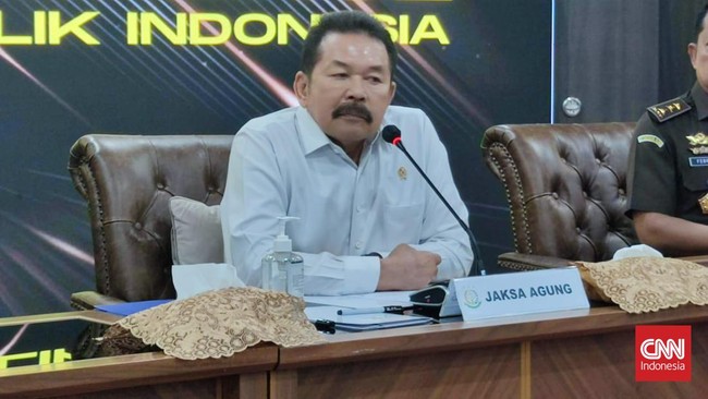 Jaksa Agung Bantah Isu Mundur Jabatan Jaksa Agung Sanitiar (St.) Burhanuddin membantah soal isu yang menyebut bahwa dirinya akan mundur dari jabatannya sebagai pemimpin Korps Adhyaksa.