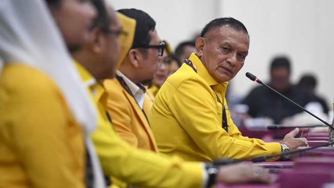 Partai Golkar memasang sasaran menang di 60 persen wilayah di Pilkada 2024.